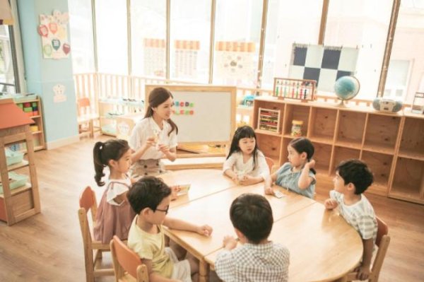 宇轩配资 最新统计：幼儿园一年关掉2万所 少子化冲击显现